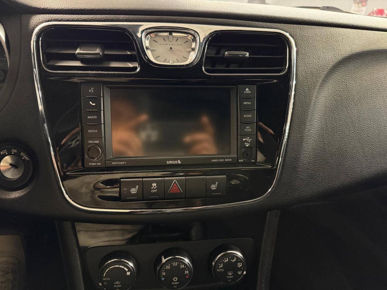 2014 Chrysler 200 4dr Sdn S Photo