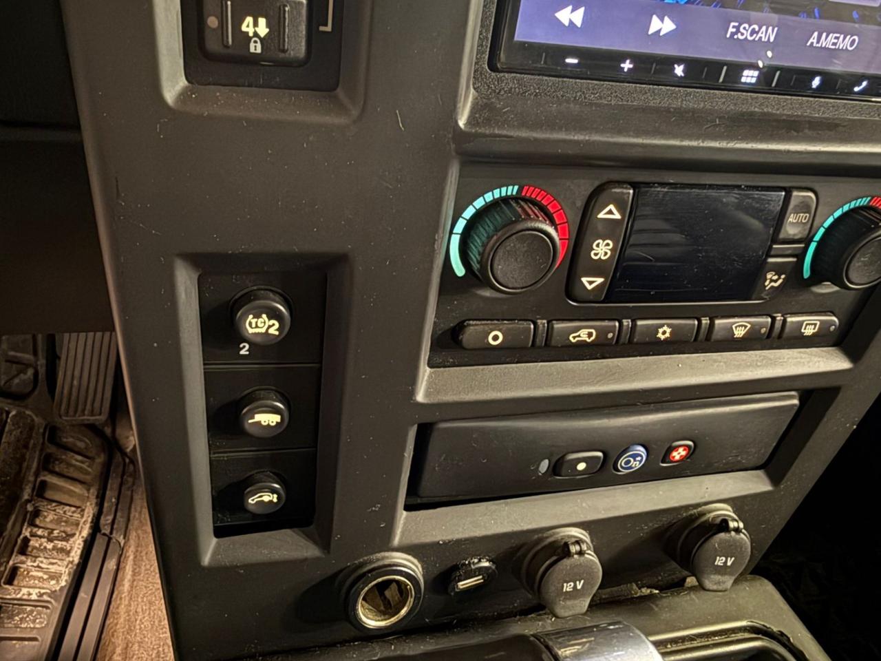 2005 Hummer H2 4dr Wgn SUT, AS IS Photo