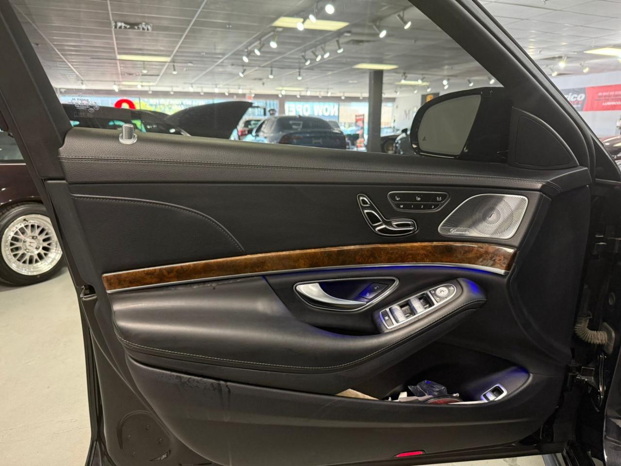 2015 Mercedes-Benz S-Class 4dr Sdn S 550 4MATIC LWB Photo