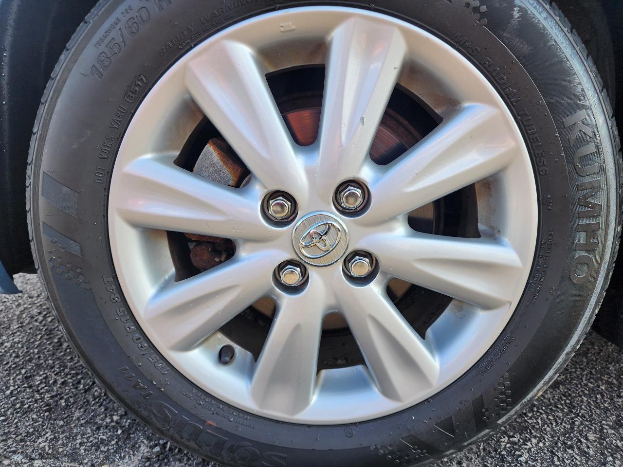2009 Toyota Yaris VERY LOW KM, NO ACCIDENTS, ONE OWNER - Photo #6