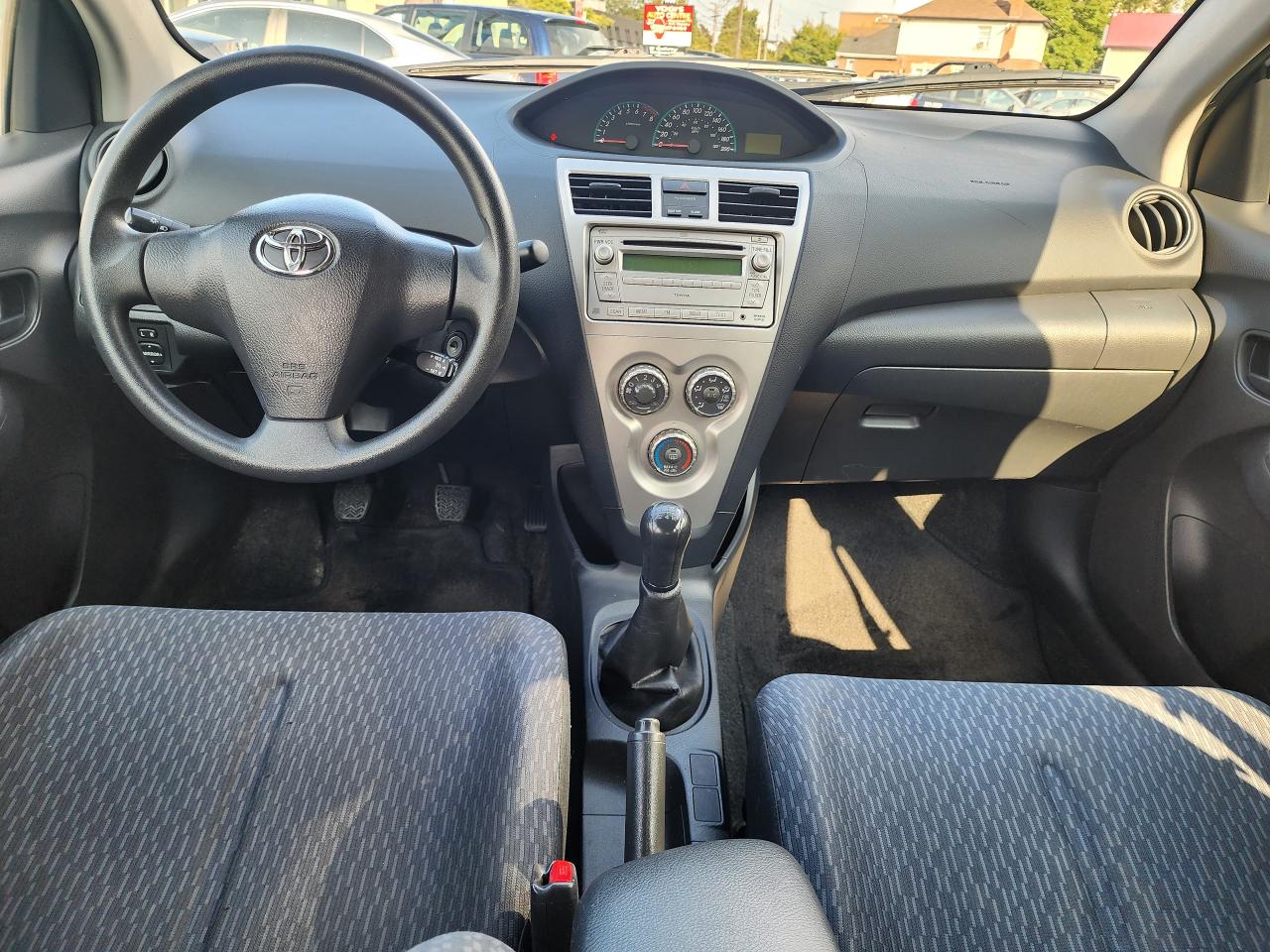 2009 Toyota Yaris VERY LOW KM, NO ACCIDENTS, ONE OWNER - Photo #7