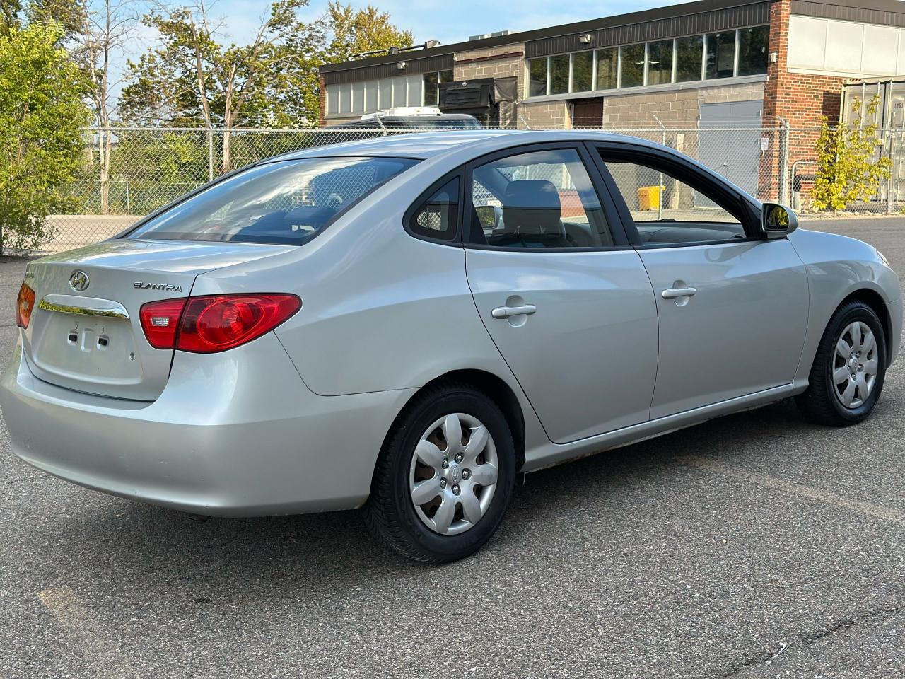 2010 Hyundai Elantra 4dr Sdn Auto GLS - Photo #3