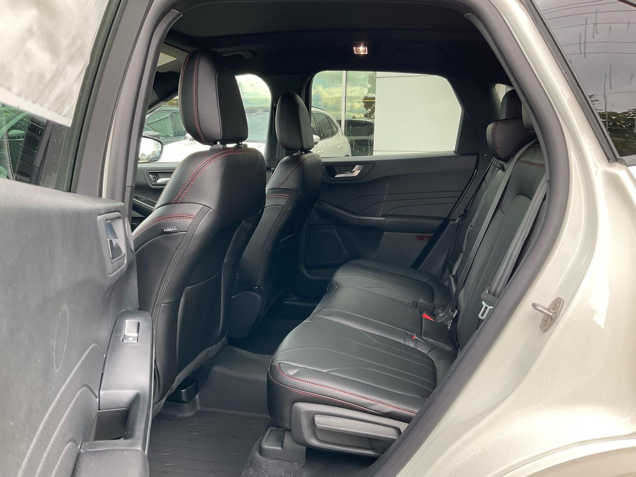 2025 Ford Escape ST-Line Elite Photo5