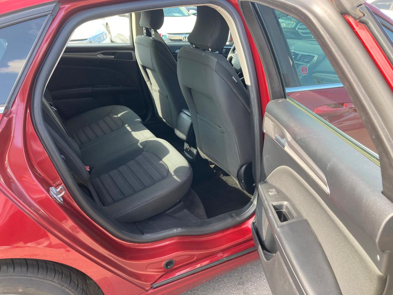 2018 Ford Fusion AUTO NO ACCIDENT SAFETY NEW TIRES NEW BRAKES B-T - Photo #12