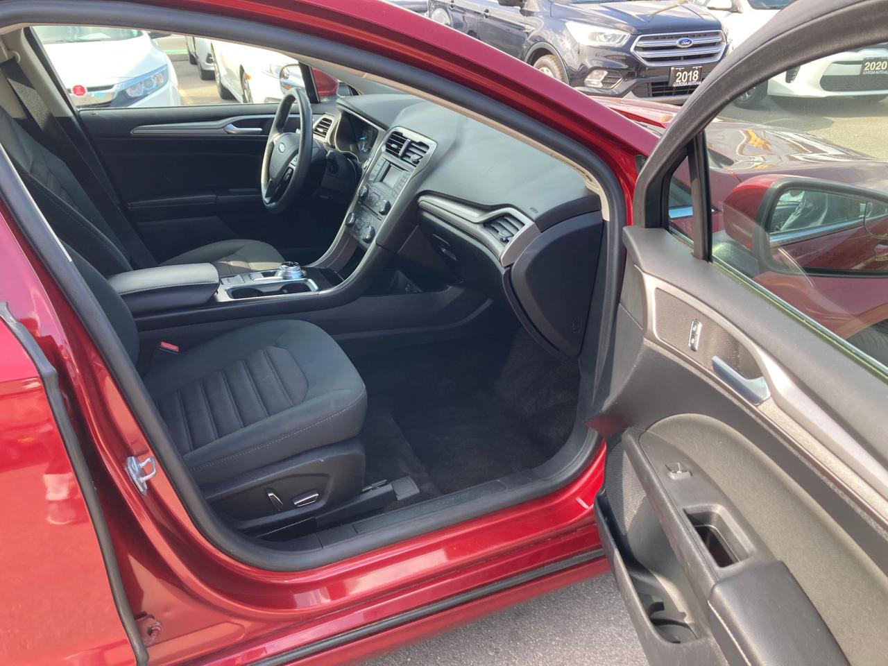 2018 Ford Fusion AUTO NO ACCIDENT SAFETY NEW TIRES NEW BRAKES B-T - Photo #13