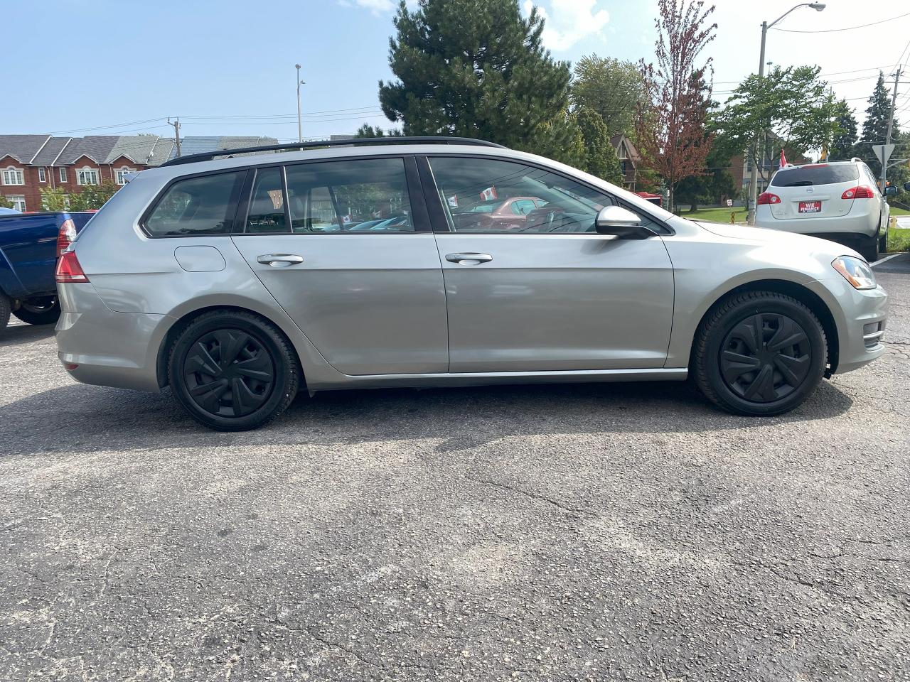 2016 Volkswagen Golf Highline/Navi/PanoRoof/Leather/Bckup Camera Photo4