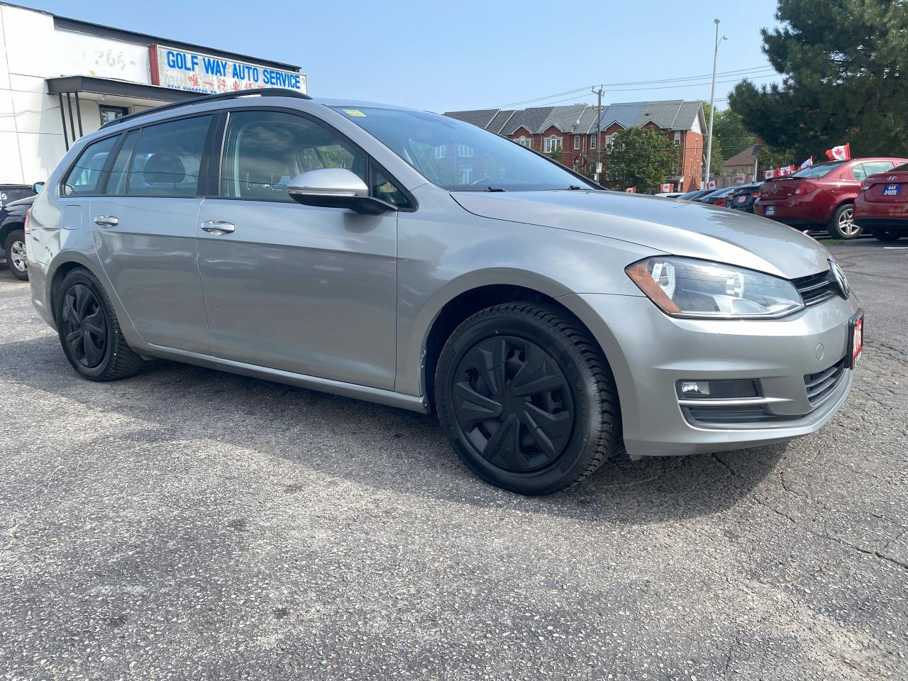 2016 Volkswagen Golf Highline/Navi/PanoRoof/Leather/Bckup Camera Photo3