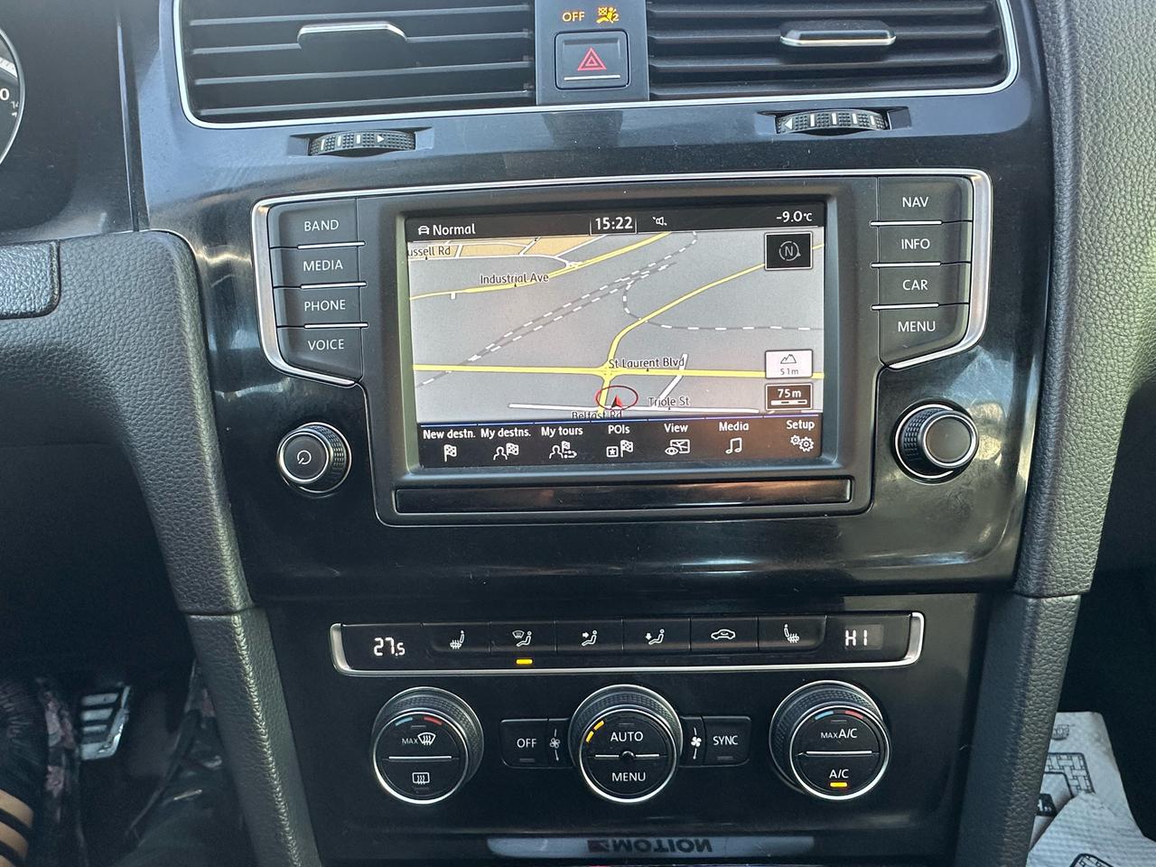 2016 Volkswagen Golf R  Photo