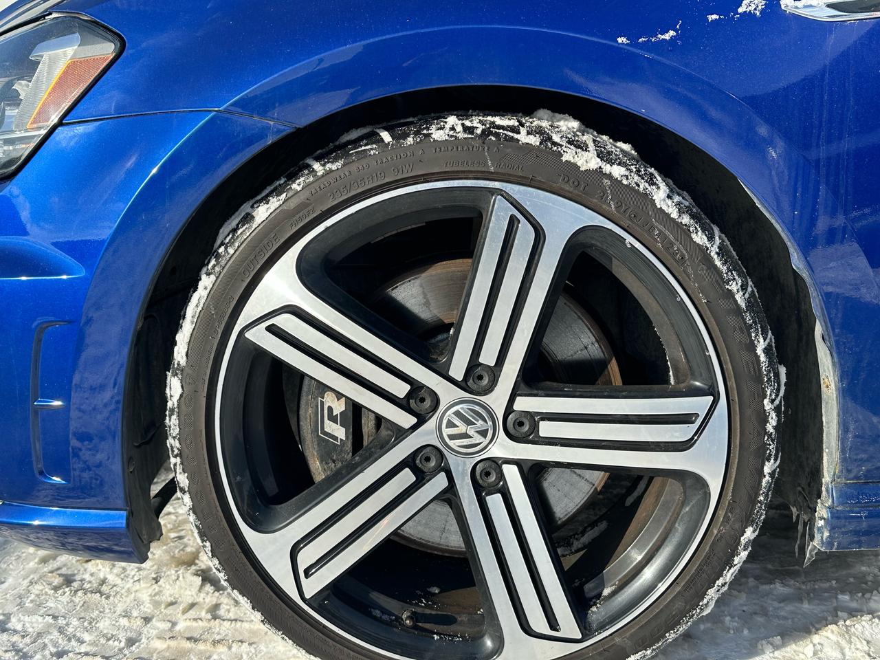 2016 Volkswagen Golf R  Photo