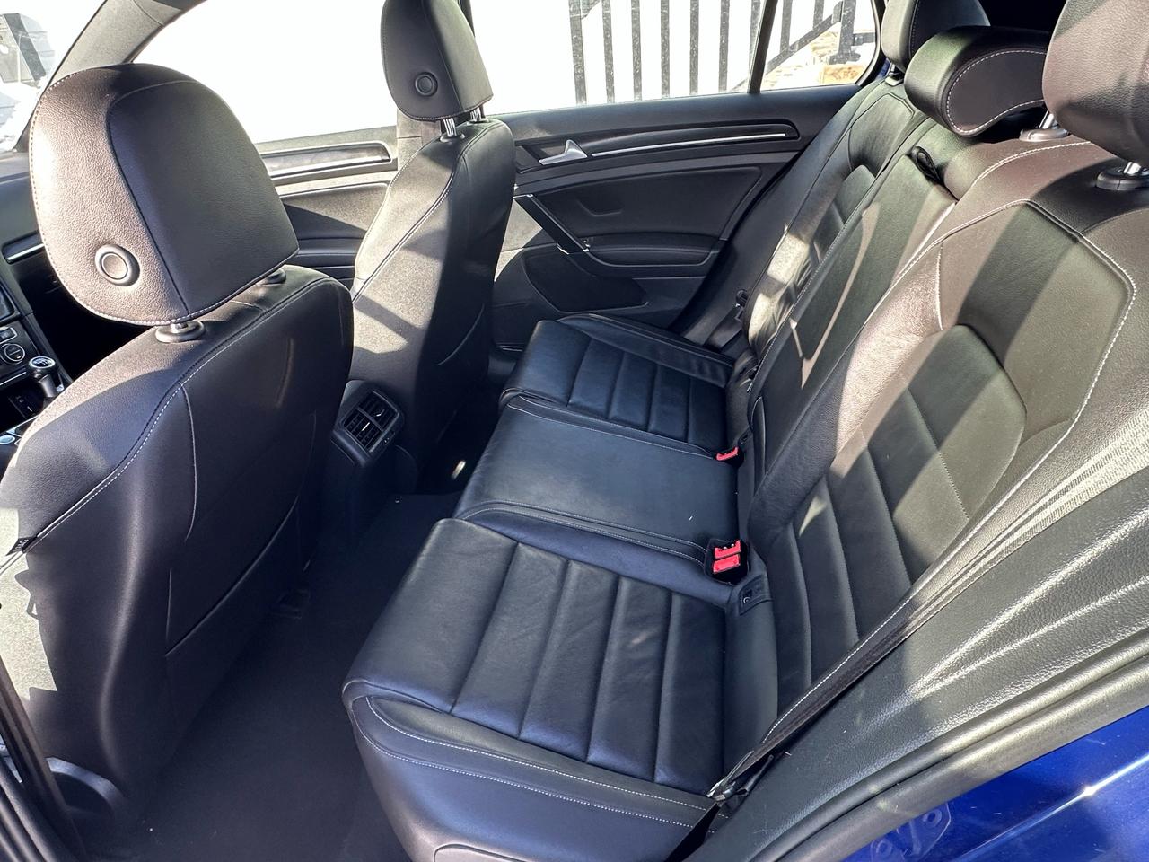 2016 Volkswagen Golf R  Photo