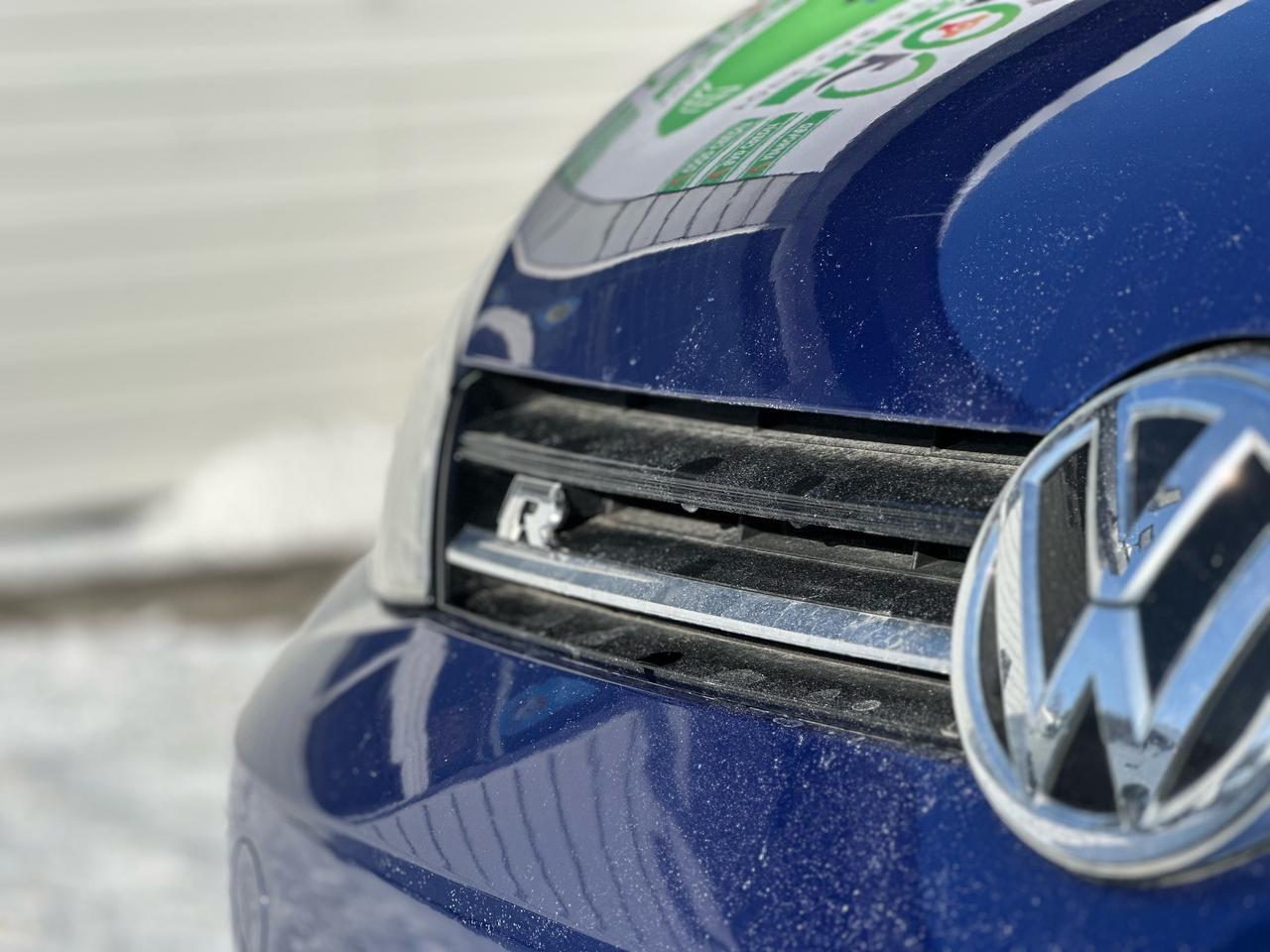 2016 Volkswagen Golf R  Photo