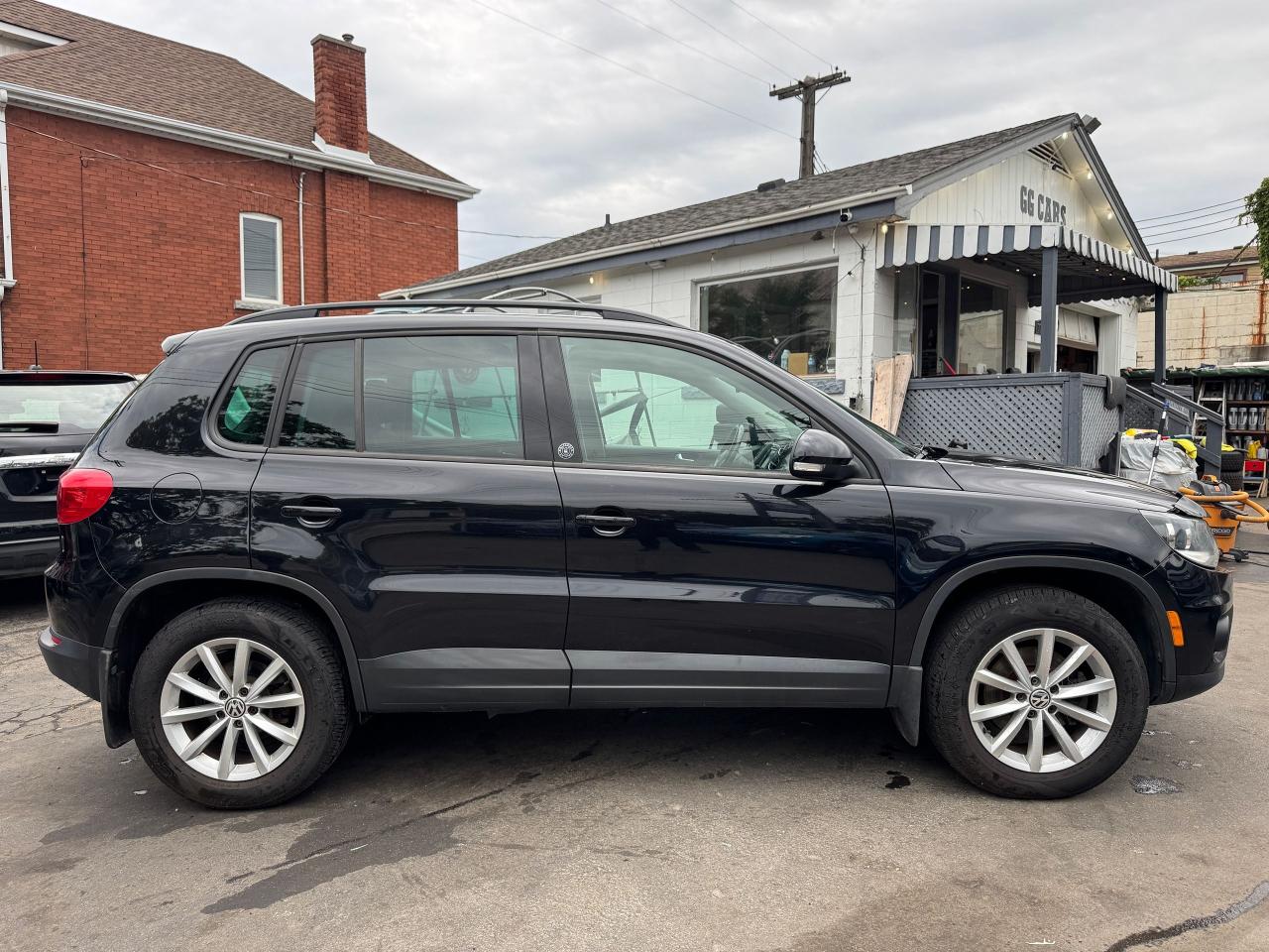 2017 Volkswagen Tiguan Wolfsburg Edition | 4MOTION | CERTIFIED - Photo #4