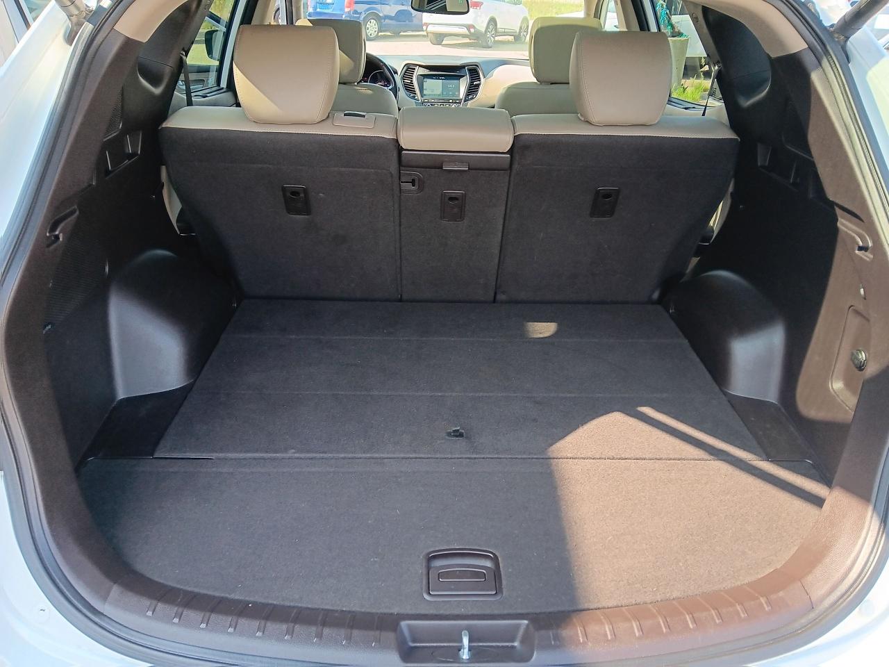2018 Hyundai Santa Fe Sport Limited,AWD, Pano, Nav, Lthr, BU Cam, Htd Seats & - Photo #9