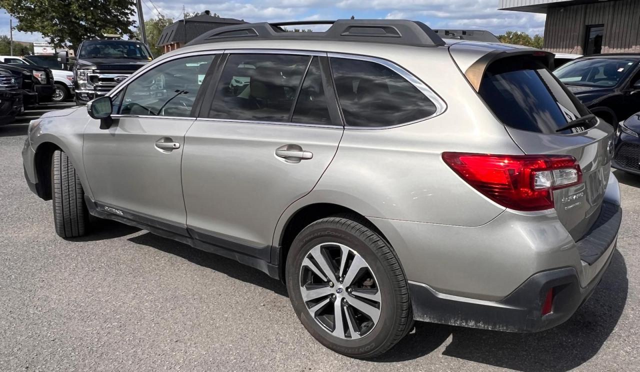 2019 Subaru Outback LIMITED Photo2