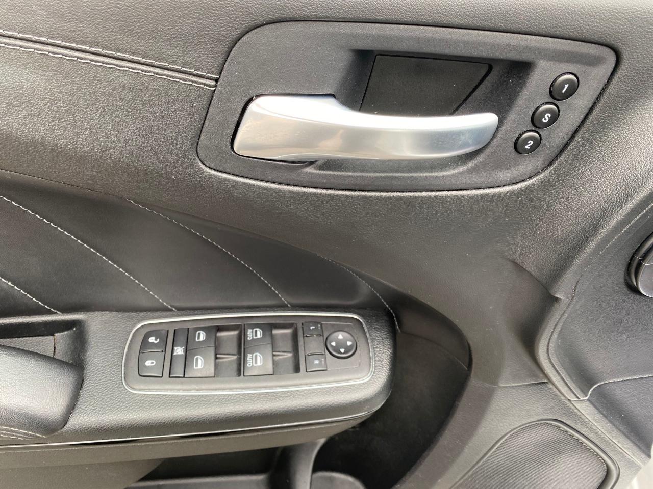 2023 Dodge Charger SXT AWD - Photo #6