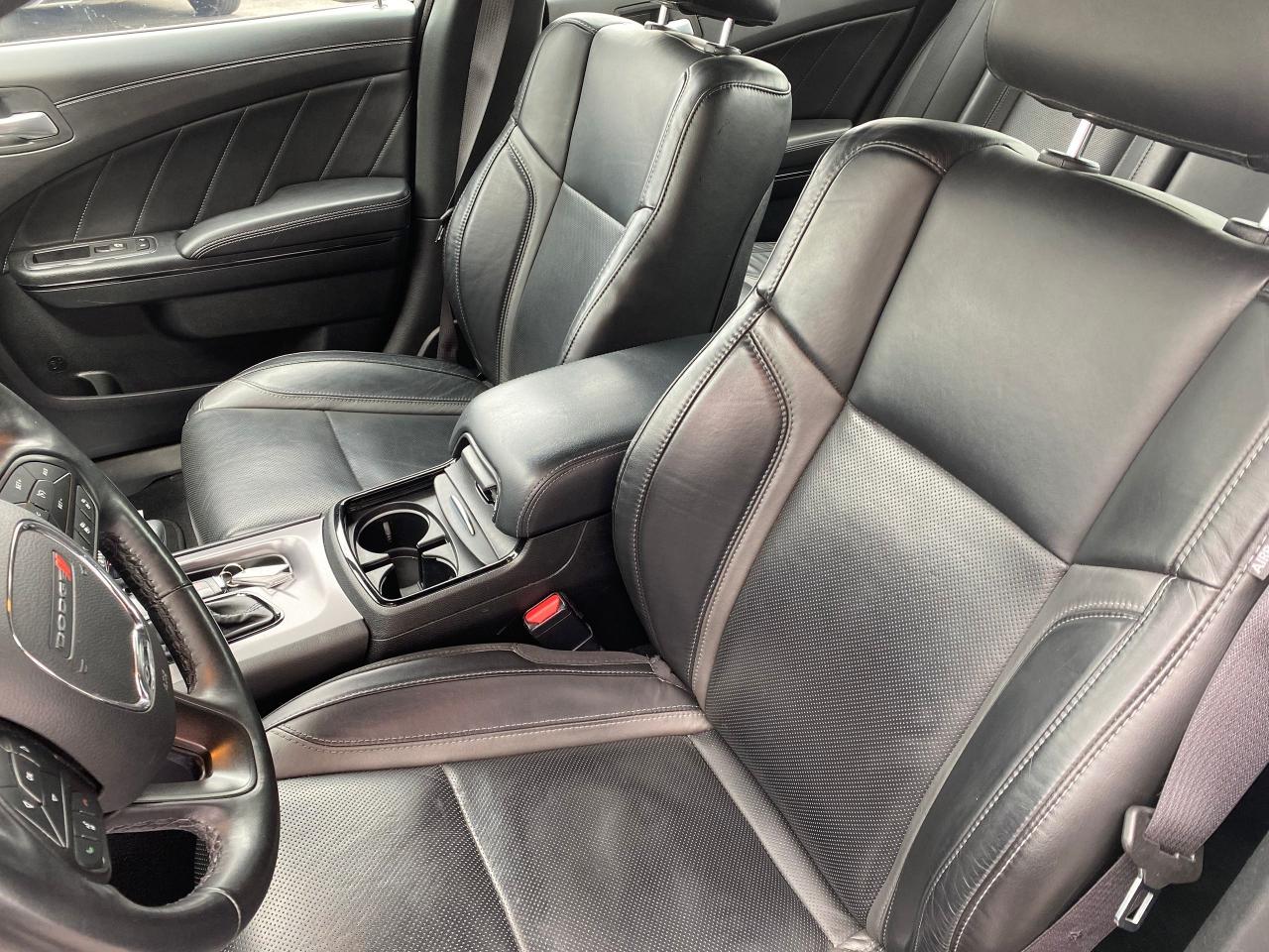 2023 Dodge Charger SXT AWD - Photo #7