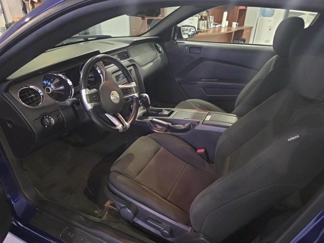 2014 Ford Mustang V6 Premium PREMIUM V6 Photo