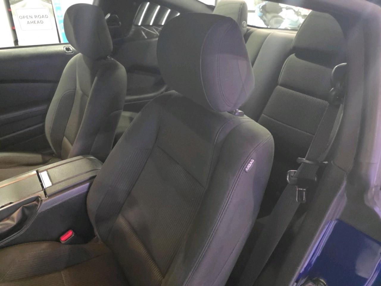 2014 Ford Mustang V6 Premium PREMIUM V6 Photo