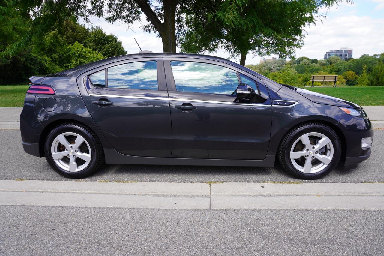 2015 Chevrolet Volt 1 OWNER / NO ACCIDENTS / LOW KM'S /PREMIUM PACKAGE Photo4