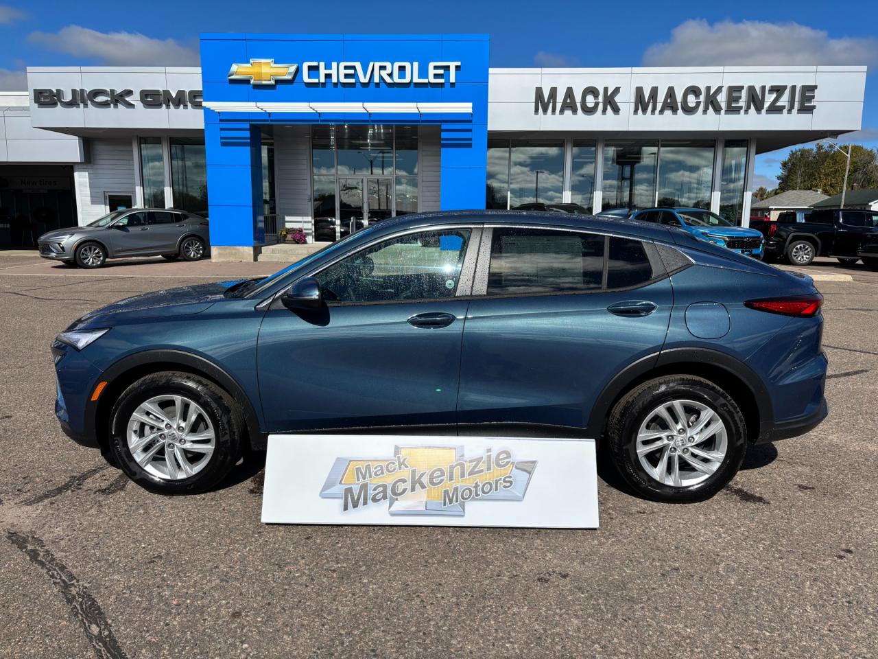 2025 Buick Envista 2025 Buick Envista Preferred FWD Photo3