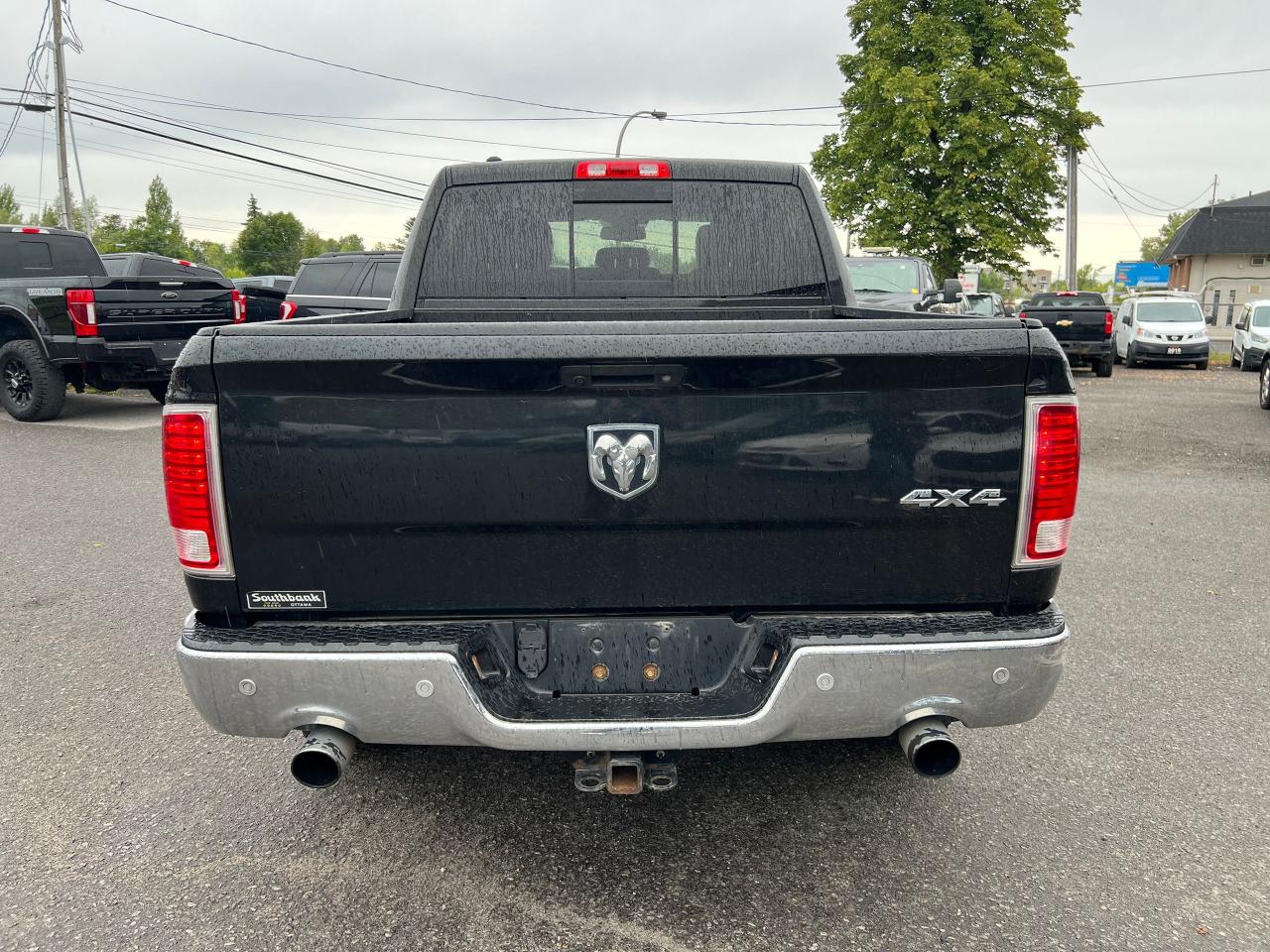 2017 RAM 1500 4WD Crew Cab 140.5" Laramie - Photo #3