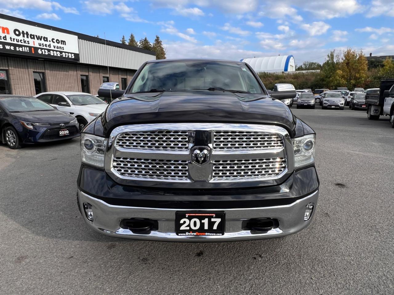 2017 RAM 1500 4WD Crew Cab 140.5" Laramie - Photo #8