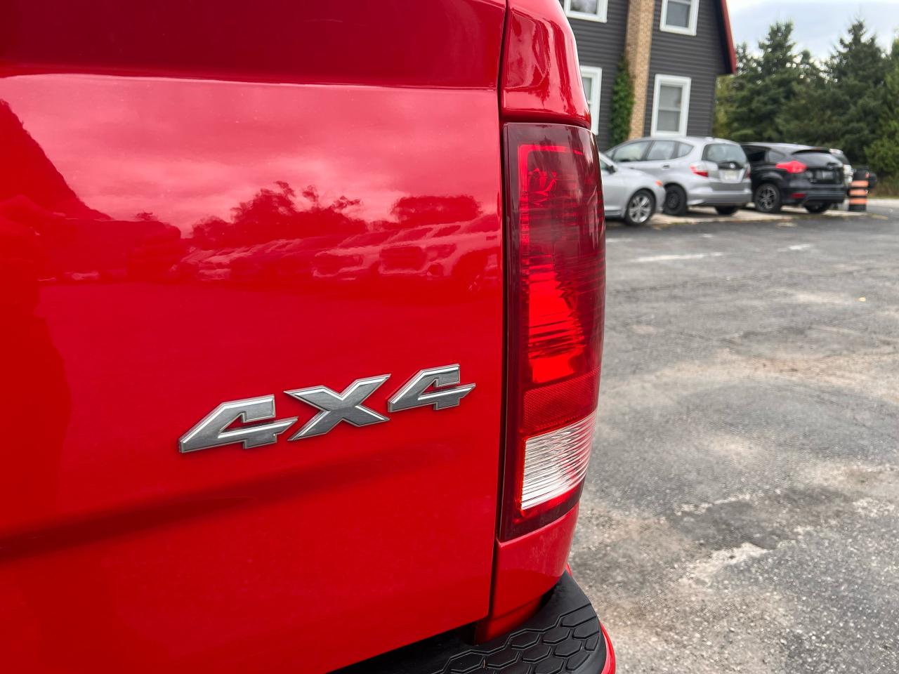 2011 RAM 1500 SPORT Photo12