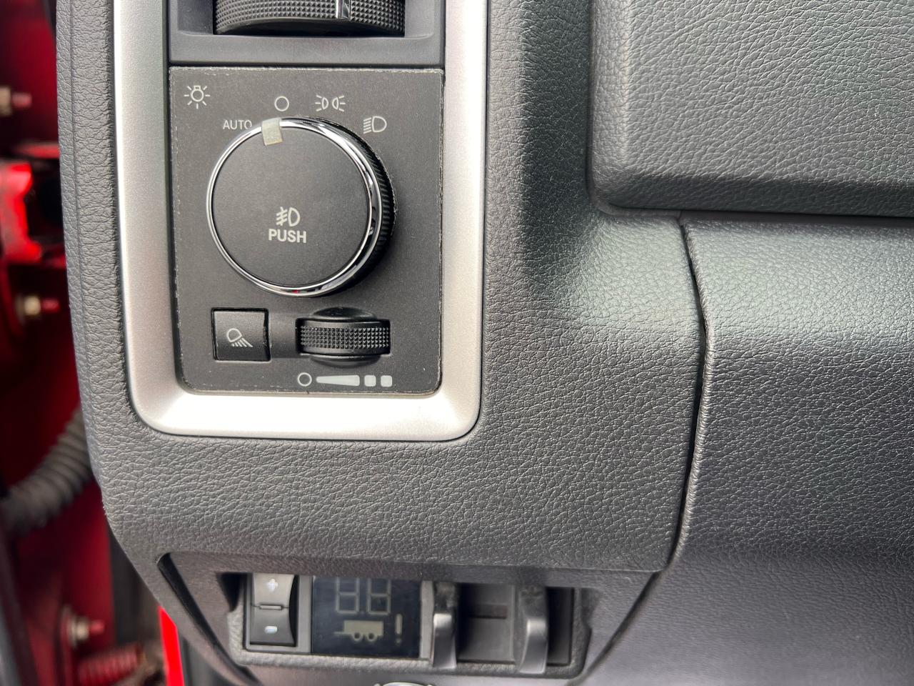 2011 RAM 1500 SPORT Photo24