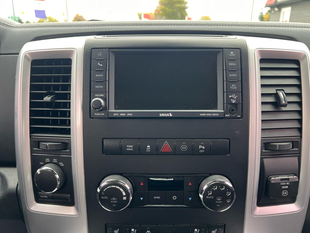 2011 RAM 1500 SPORT Photo55