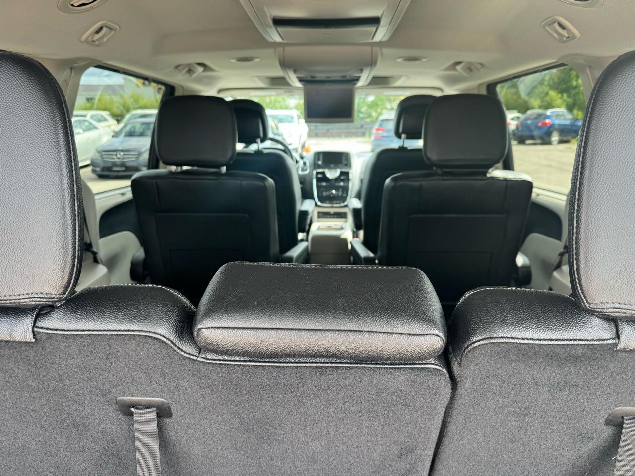 2014 Chrysler Town & Country TOURING - Photo #20