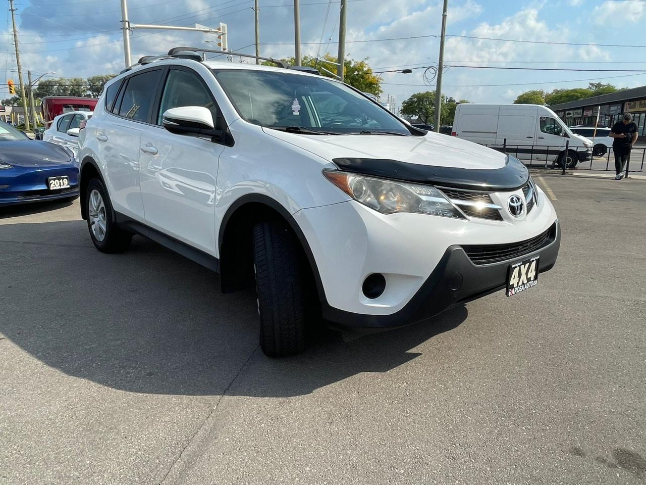 2015 Toyota RAV4 AWD LOW KM NO ACCIDENT SAFETY NEW TIRES NEW BRAKES - Photo #8