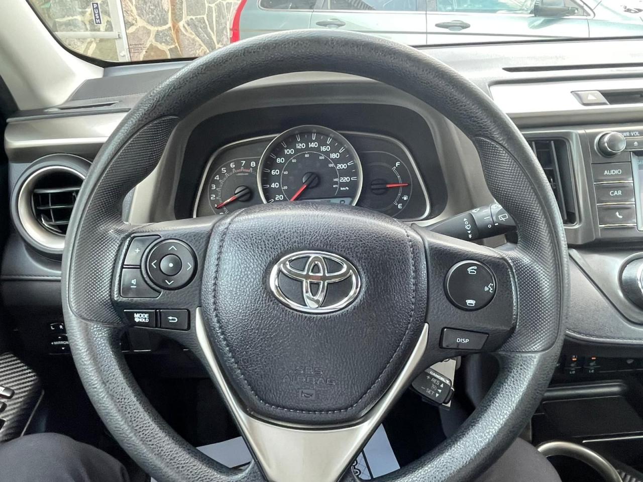2015 Toyota RAV4 AWD LOW KM NO ACCIDENT SAFETY NEW TIRES NEW BRAKES - Photo #16