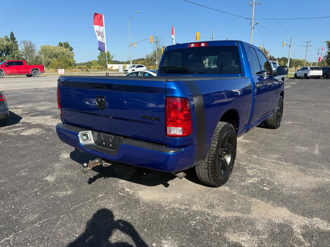 2018 RAM 1500 Express 4x4 V6 3.6L Photo3