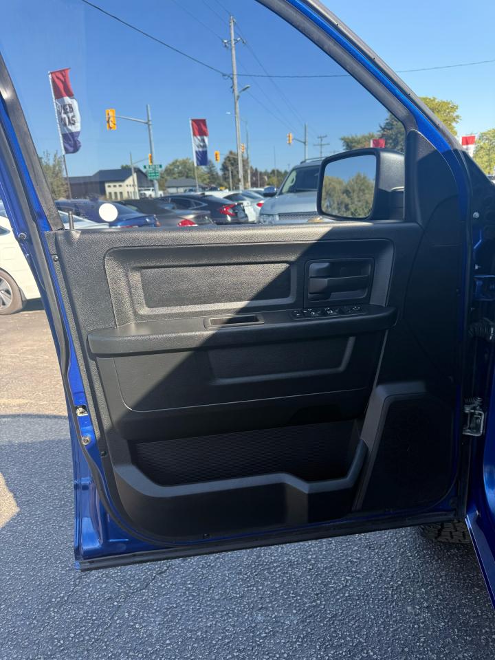 2018 RAM 1500 Express 4x4 V6 3.6L Photo