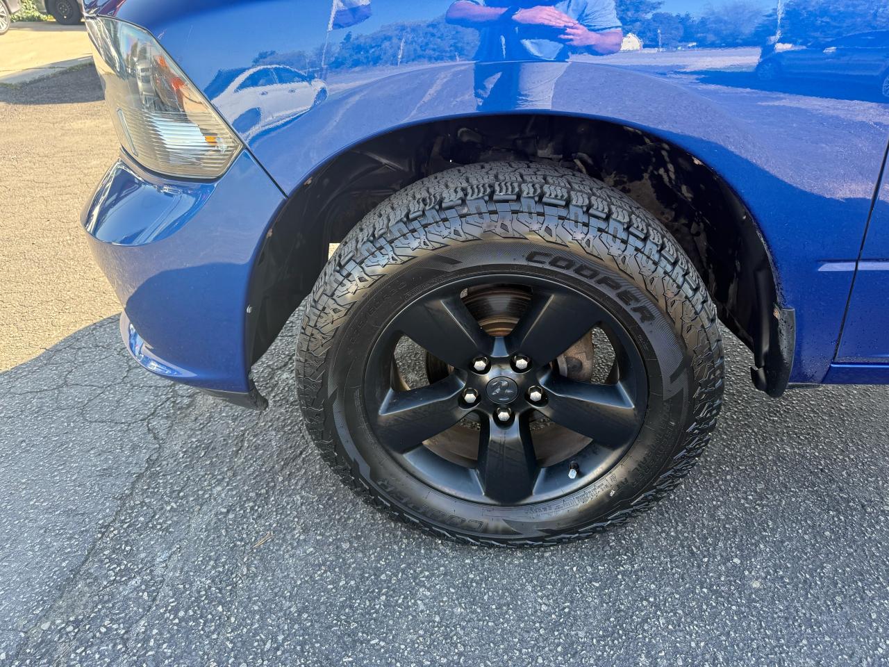 2018 RAM 1500 Express 4x4 V6 3.6L Photo35