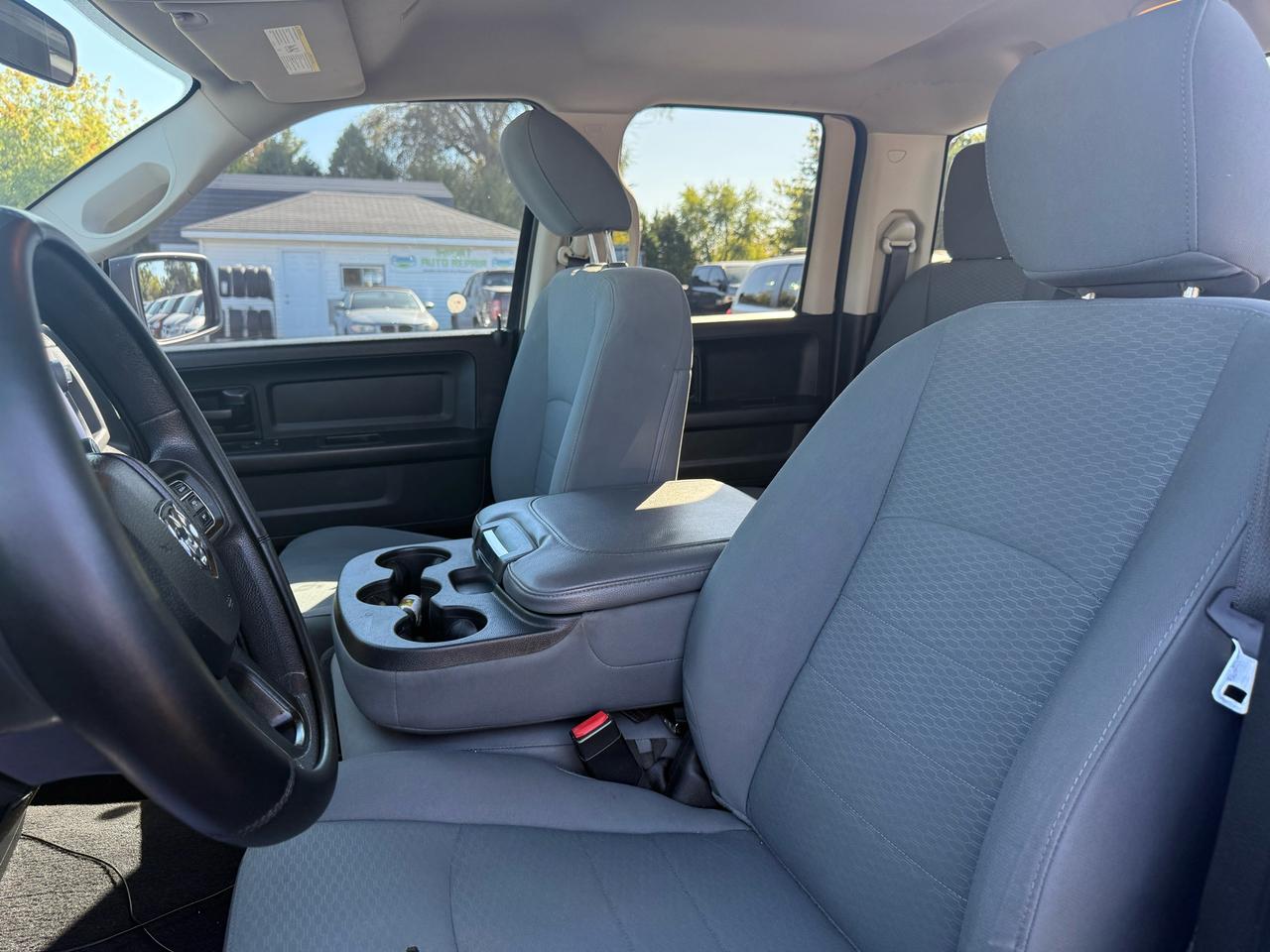 2018 RAM 1500 Express 4x4 V6 3.6L Photo