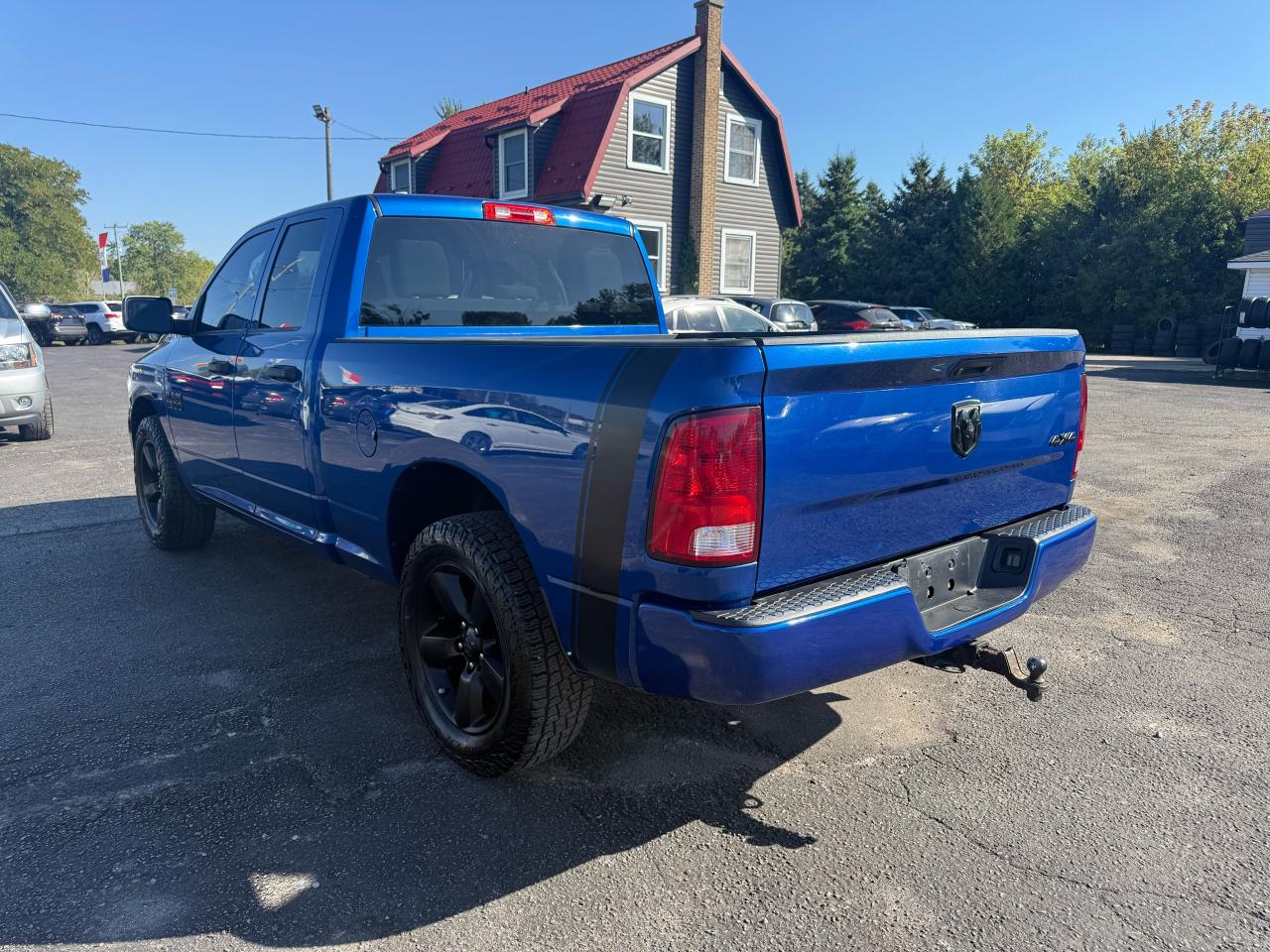 2018 RAM 1500 Express 4x4 V6 3.6L Photo4