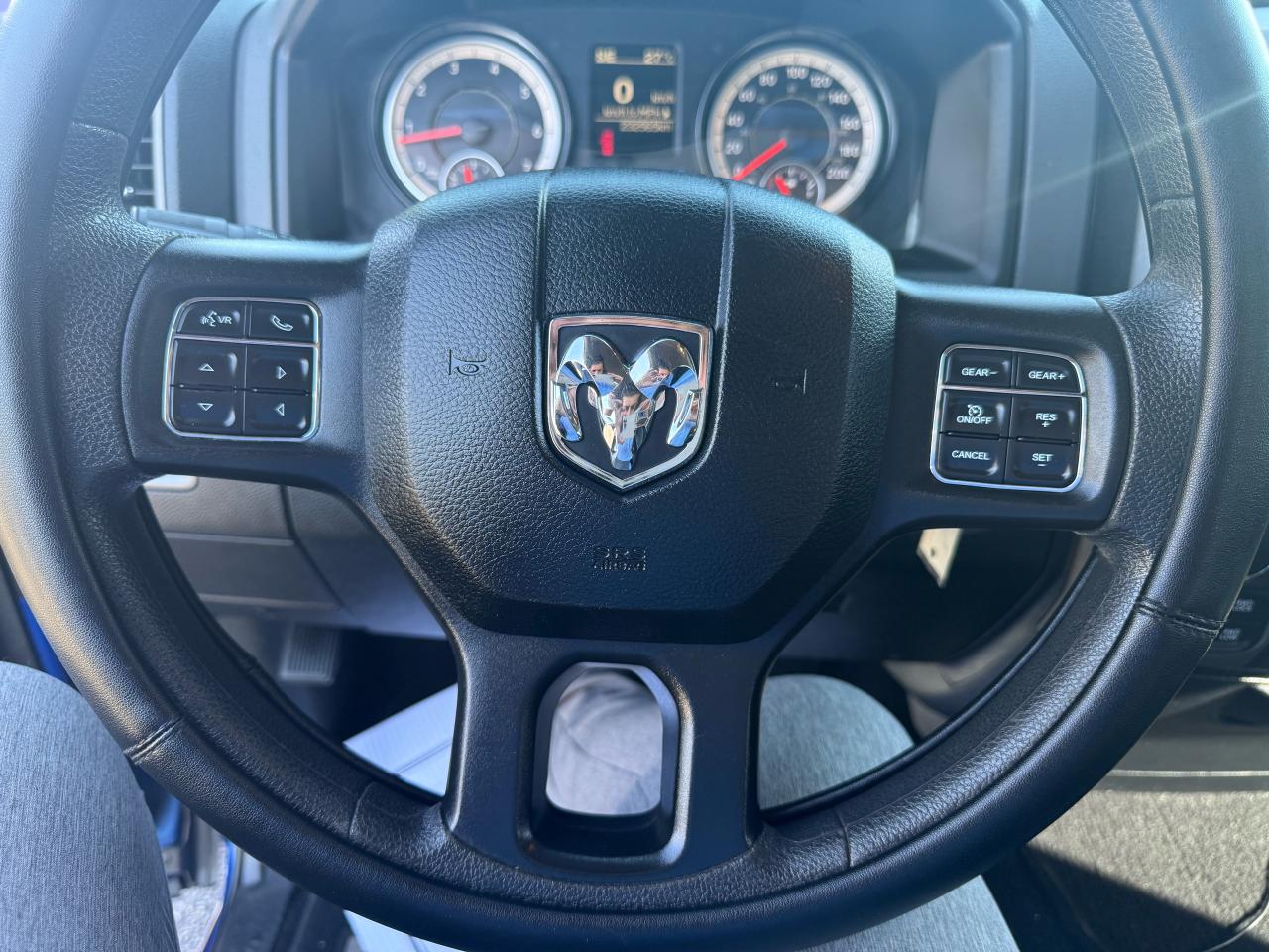 2018 RAM 1500 Express 4x4 V6 3.6L Photo21