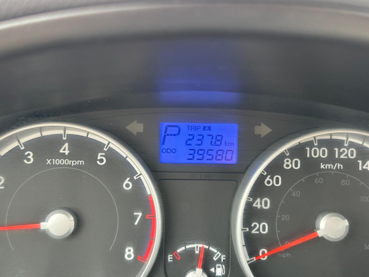 2011 Hyundai Accent L Sport, ALLOYS, AUTO, ONLY 39,000KMS, HATCH, CERT - Photo #17