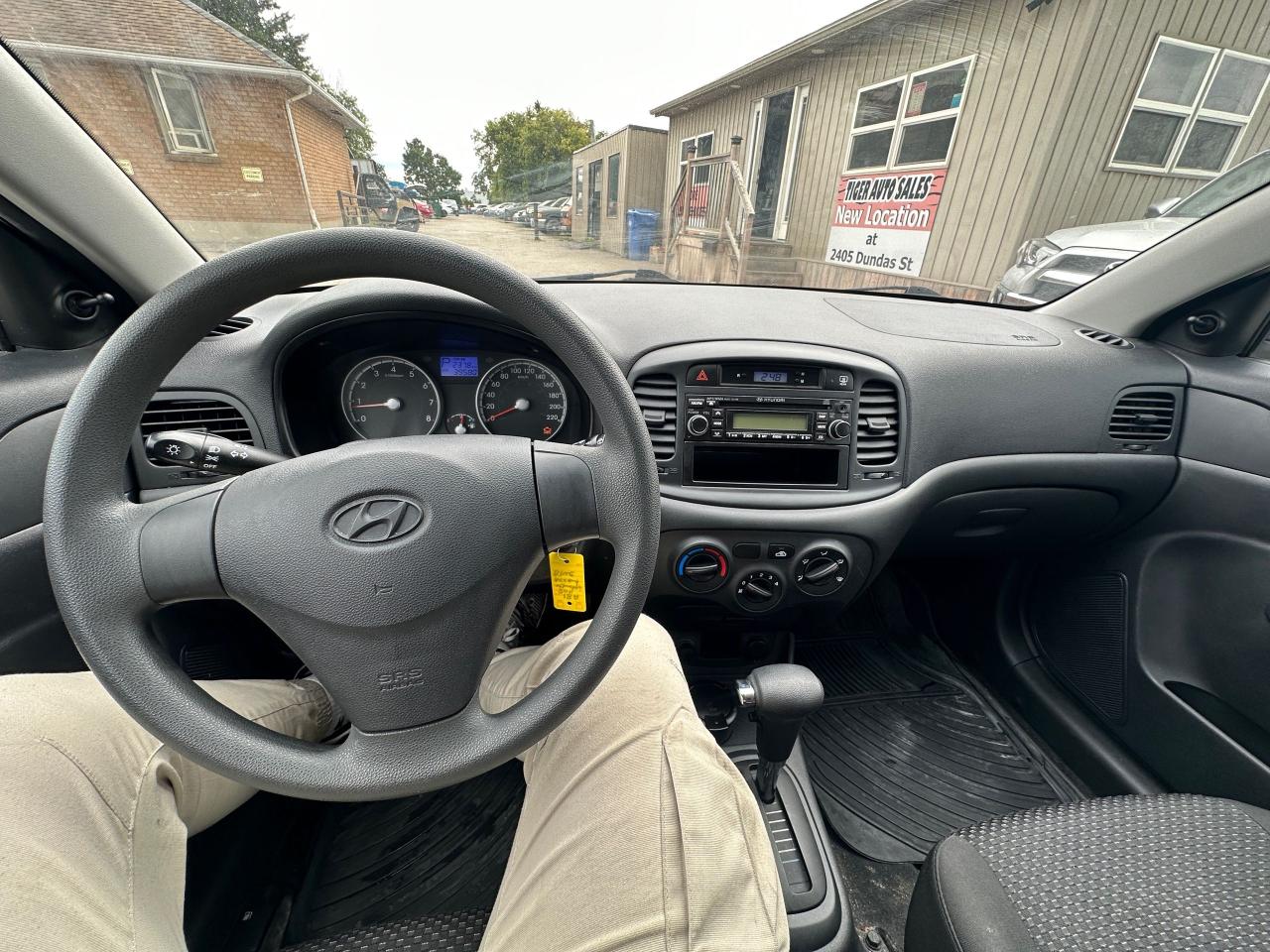 2011 Hyundai Accent L Sport, ALLOYS, AUTO, ONLY 39,000KMS, HATCH, CERT - Photo #16