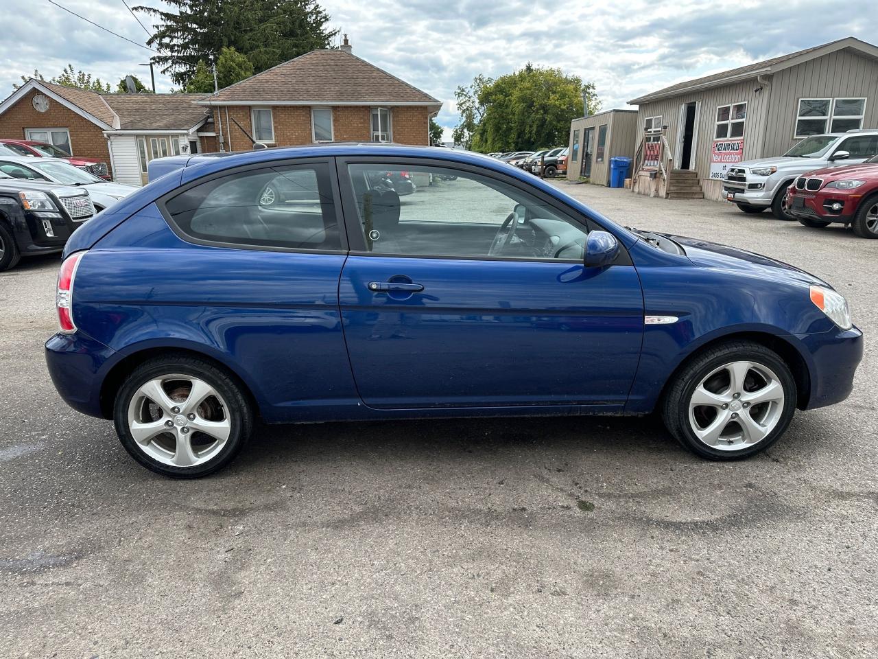 2011 Hyundai Accent L Sport, ALLOYS, AUTO, ONLY 39,000KMS, HATCH, CERT - Photo #6