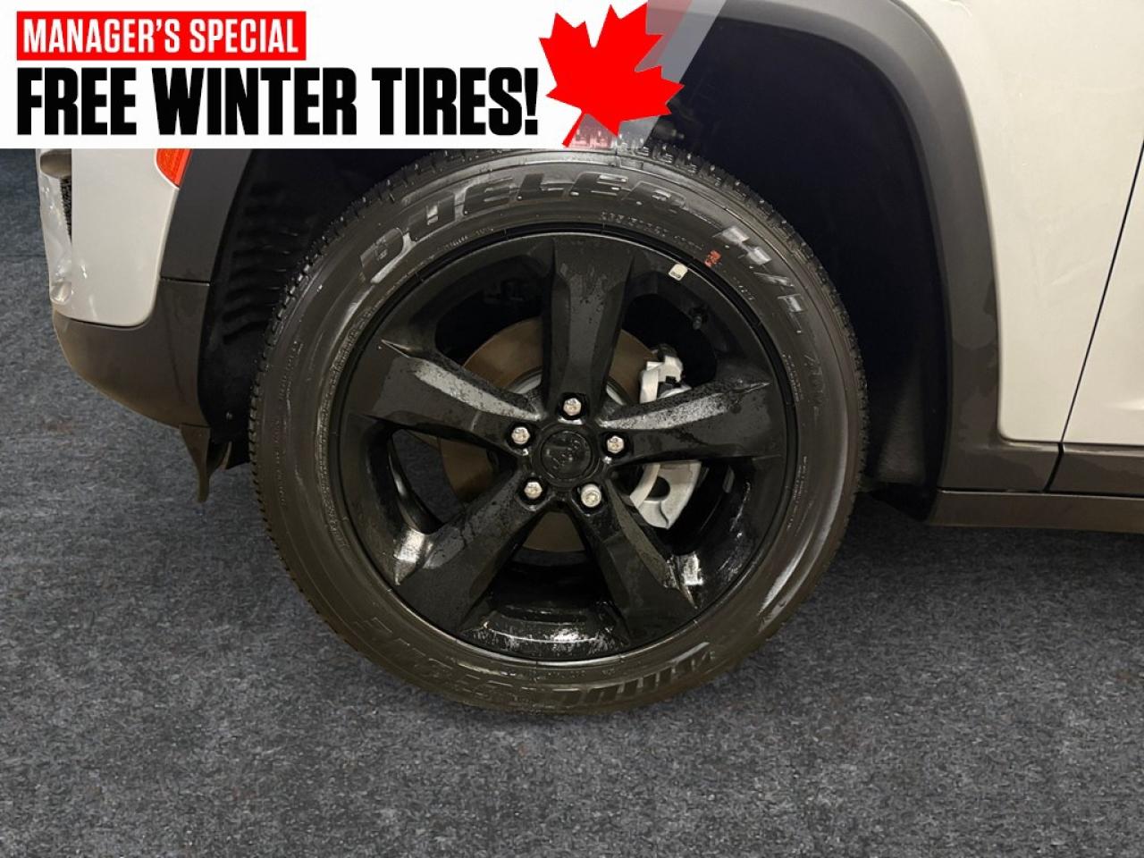 2024 Jeep Grand Cherokee LAREDO 4x4 Photo