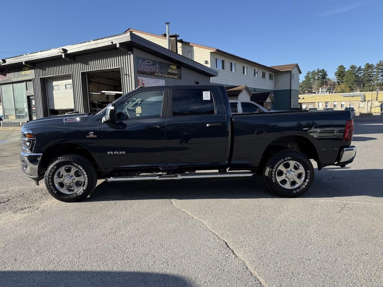 2026 RAM 3500 Big Horn 4x4 Photo3