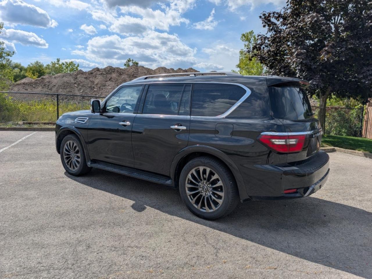 2023 Nissan Armada Platinum  **CAPTAIN CHAIRS** Photo