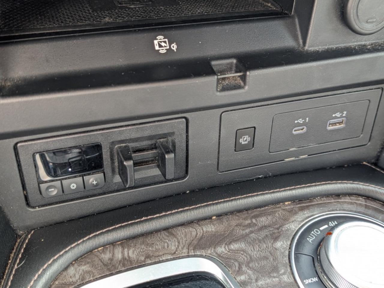 2023 Nissan Armada Platinum  **CAPTAIN CHAIRS** Photo