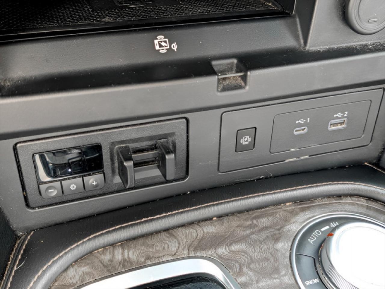 2023 Nissan Armada Platinum  **CAPTAIN CHAIRS** Photo