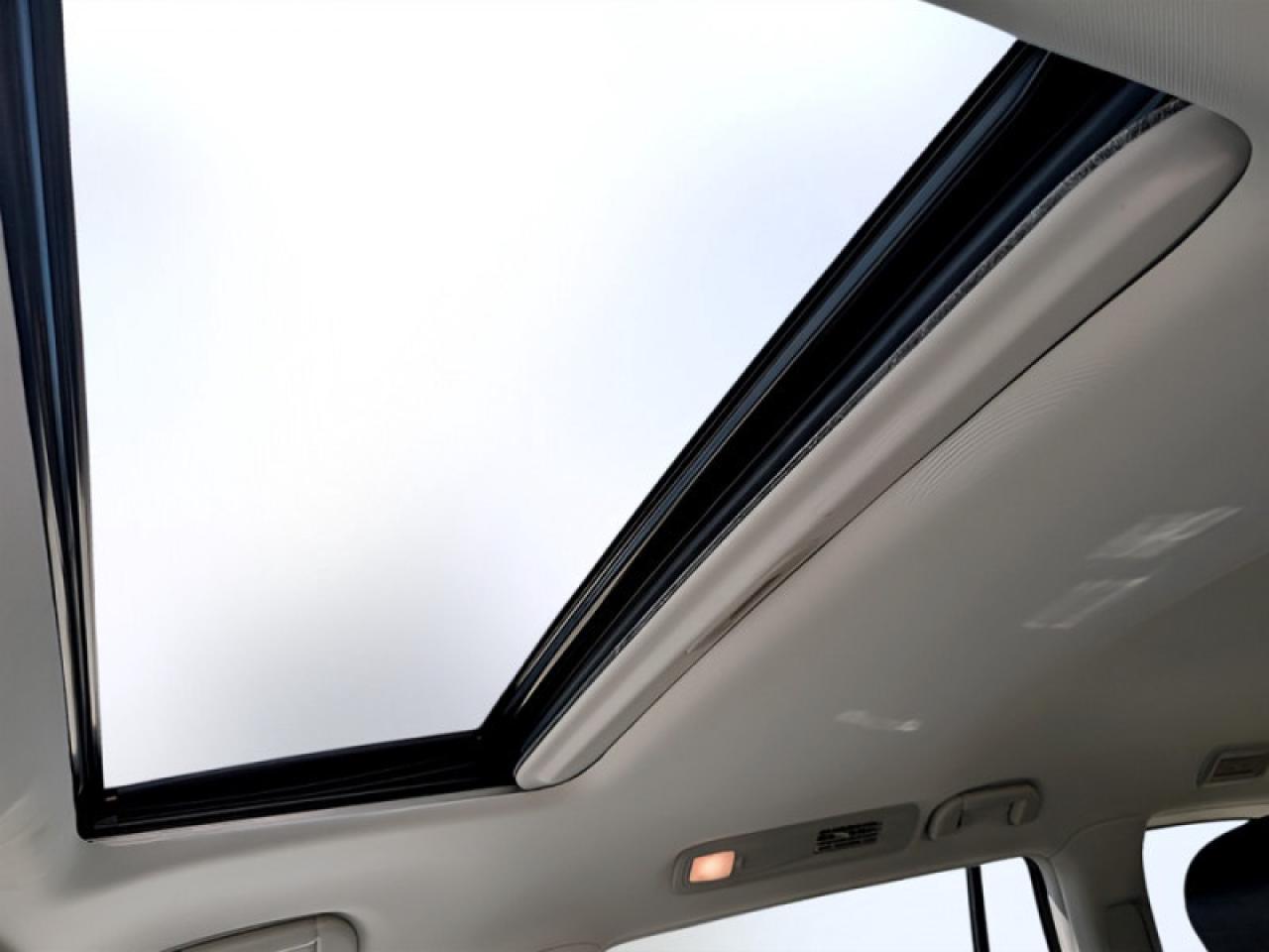 2023 Nissan Armada Platinum  **CAPTAIN CHAIRS** Photo