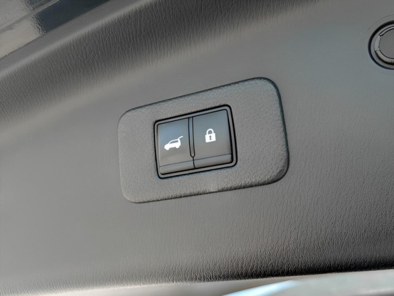 2023 Nissan Armada Platinum  **CAPTAIN CHAIRS** Photo