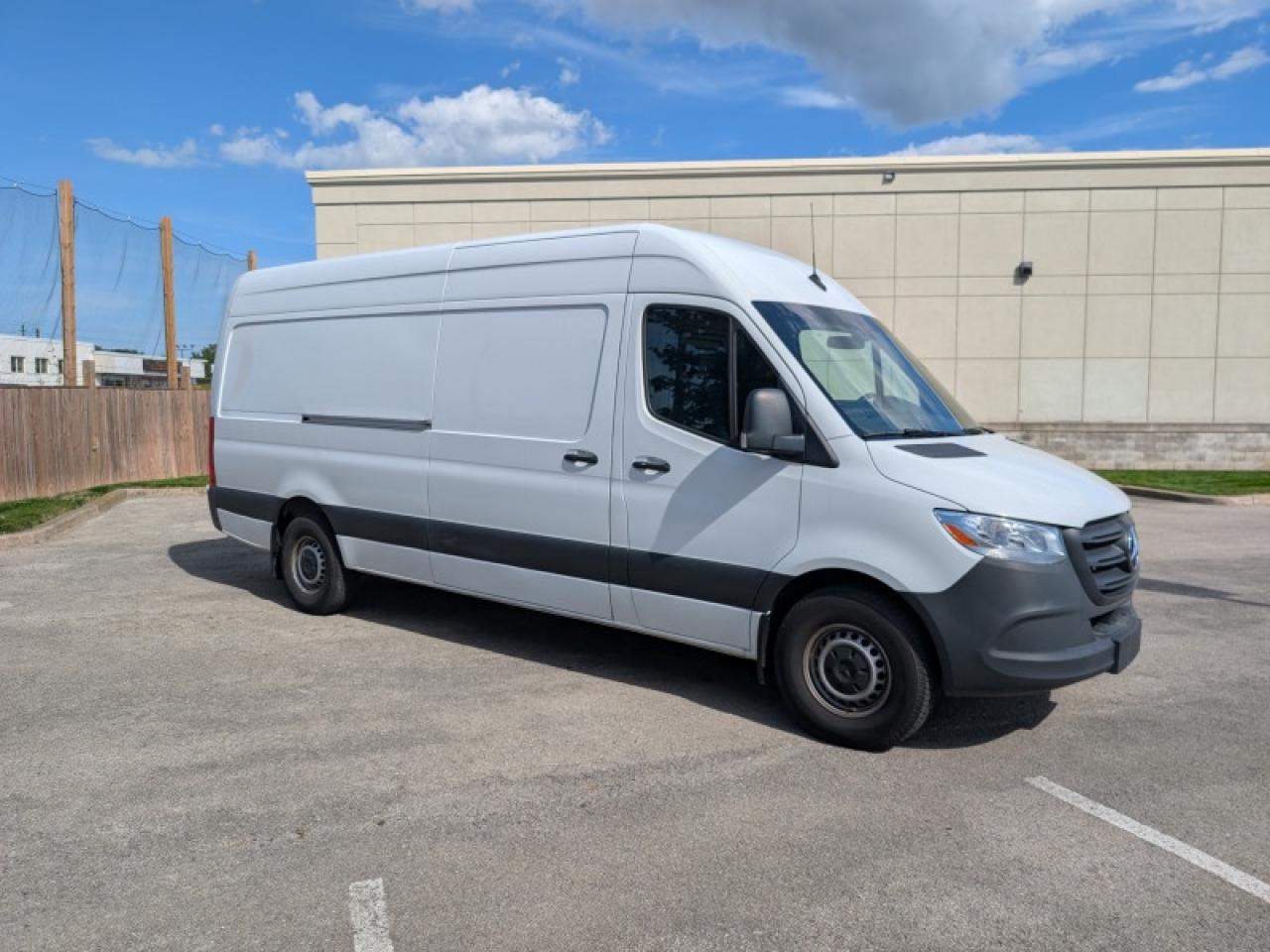 2024 Mercedes-Benz Sprinter Crew Van Cargo 170 WB  **LOW KMS** Photo