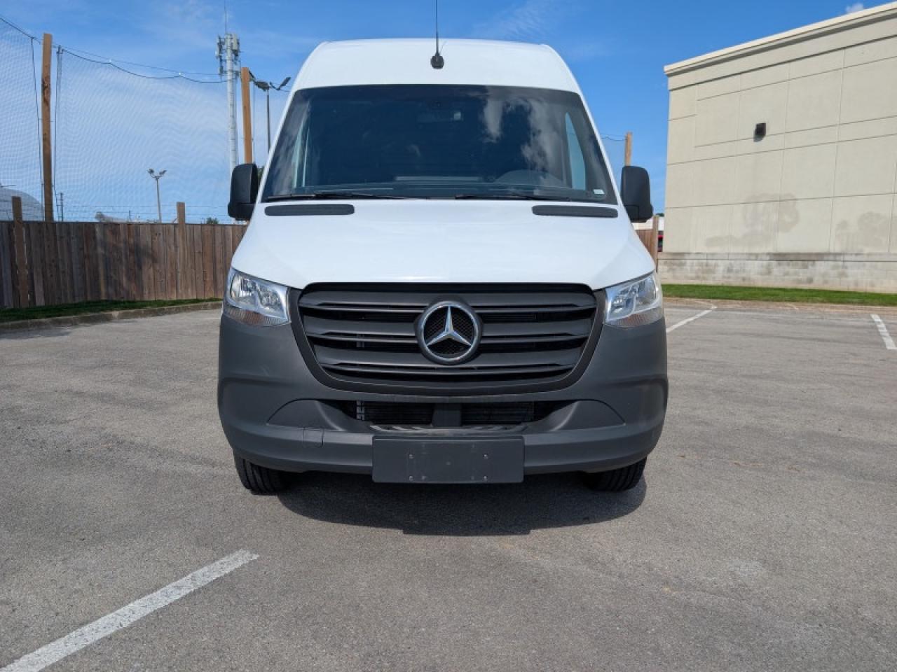 2024 Mercedes-Benz Sprinter Crew Van Cargo 170 WB  **LOW KMS** Photo